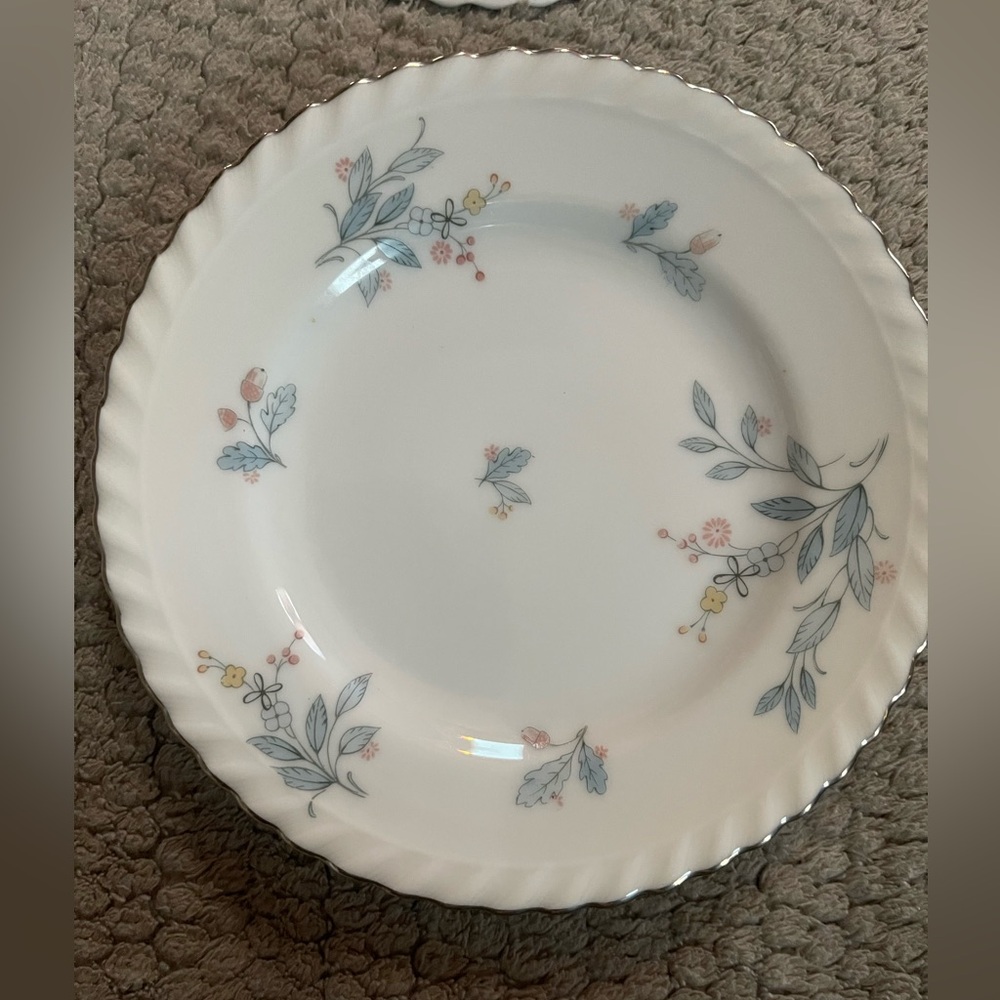 Laurel Oak bread and butter plate